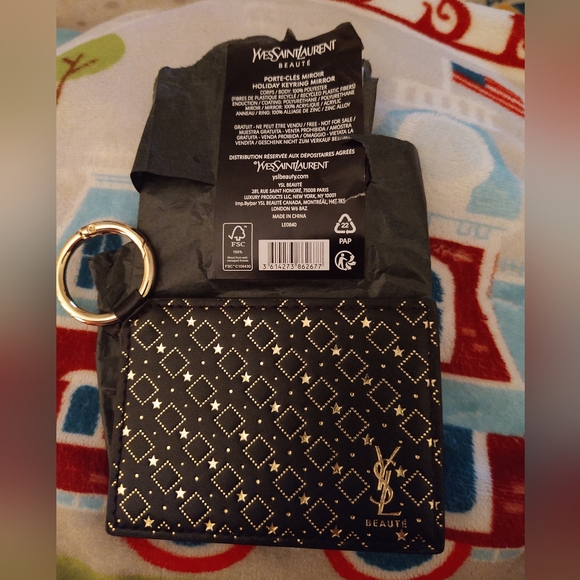 YSL Beaute Keychain Mirror Brand New Never Used - Picture 3 of 3